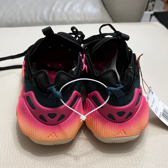NWT - Adidas Trae Young 3 Basketball Shoes - Youth US 4 / EU 36 / Women 5 - Picture 5 of 9